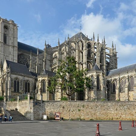 Le Mans - Au Calme - Stationnement Facile - Proche Centre Ville Et Gare Bagian luar foto